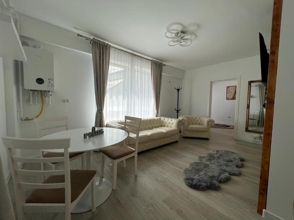 Cozy Accommodation Central City - Iasi Extérieur photo